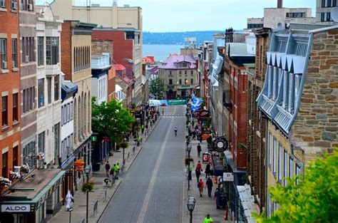 Quebec City Walking Tour — The City Sidewalks