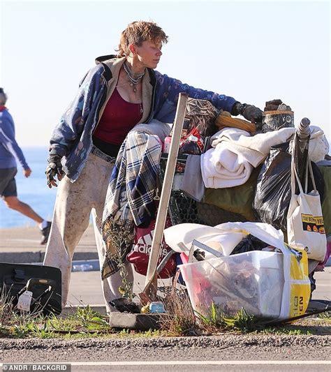 Baywatch Star S Jeremy Jackson S Homeless Ex Wife Digs Through Trash Carmon Report