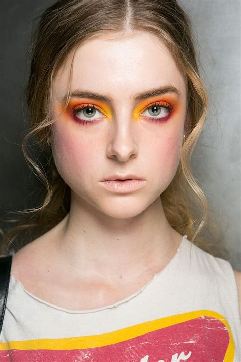 Fall 2017 Makeup Trends Fall And Winter Beauty Trends From The Runway