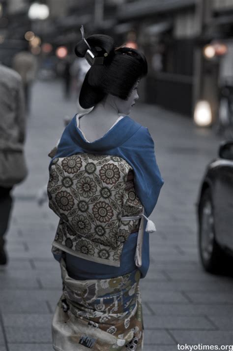 A Geisha In Gion — Tokyo Times