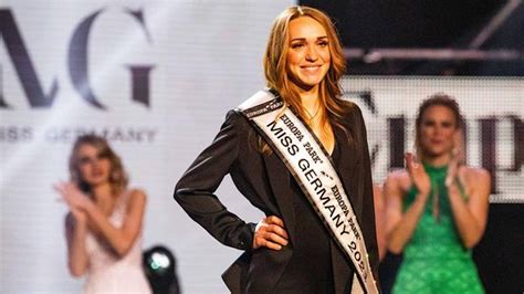 Kalıpları Yıkan Güzellik Yarışması Miss Germanyde Kazanan Iki çocuk Annesi Işletmeci Anja