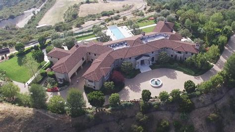 Meghan Markle And Harry Have ‘ongoing Drone Issue Over La Home Inside Edition