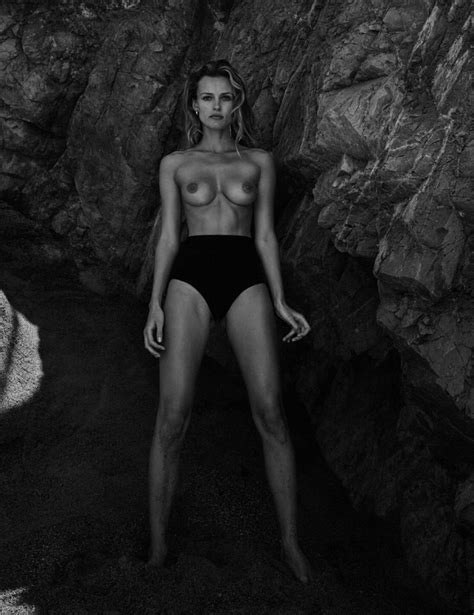 Edita Vilkevi I T Topless Sexy Photos Thefappening