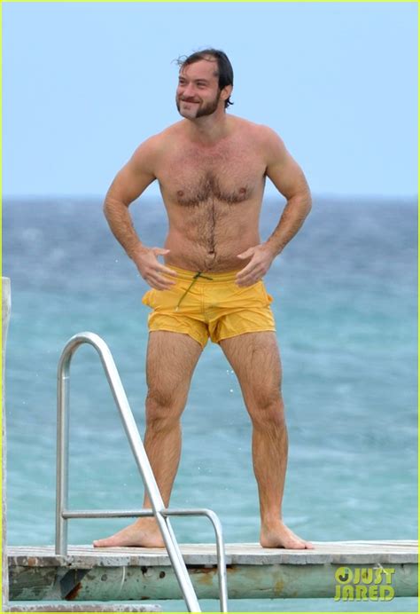 Jude Law Shirtless Swim In St Tropez Photo Jude Law