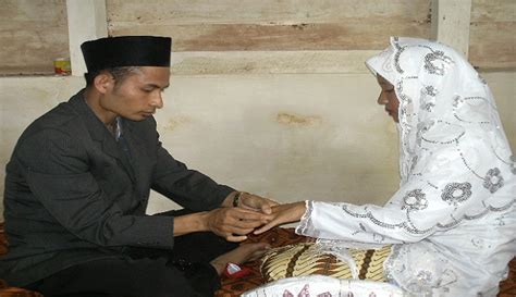 Seperti kaum muslim, mereka juga bilang allahu akbar, insha allah, masha allah, assalamu 'alaikum, bismillah. MUNAKAHAT (PERNIKAHAN) DALAM AGAMA ISLAM - Bacaan Madani ...