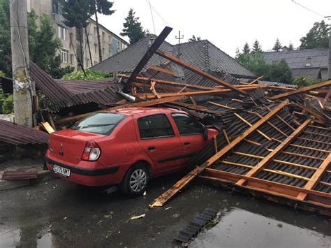 Furtuna a făcut ravagii la cluj. Furtuna a făcut RAVAGII la Cluj! Pompierii au avut zeci de ...