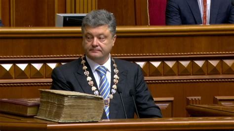 Poroshenko Pushes For Closer Ties To Europe In Inauguration Speech