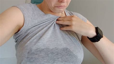 Tips For Dealing With Dreaded Underboob Sweat