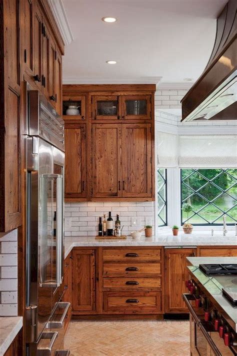 The cabinet transformations is the quickest and easiest way to give your cabinets a fresh expect even after two bonding coats that grainier woods like oak on the underlying cabinet surface. 100 best oak kitchen cabinets ideas decoration for farmhouse style (71 | Farmhouse kitchen ...