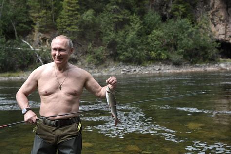 Shirtless Putin Shows Off Spoils From Siberia Fishing Trip Citynews