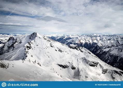 La Vista Della Catena Montuosa Del Ghiacciaio Hintertux Fotografia