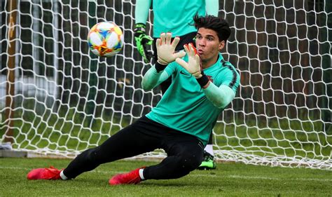 Join the discussion or compare with others! Futebol: Seleção de sub-20, com o algarvio João Virgínia ...