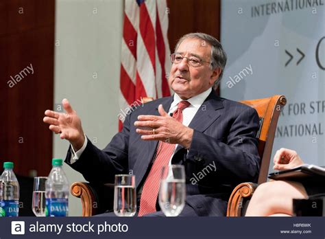 Secretary Of Defense Leon Panetta Hi Res Stock Photography And Images