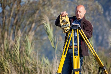 What Equipment Do Surveyors Use Bench Mark Usa
