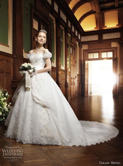 Past royal wedding gowns tend to be very classic and very traditional, and this wasn't because it did not have all the lace and all the decoration and anything on it. Royal Wedding Dresses by Takami Bridal | Wedding Inspirasi