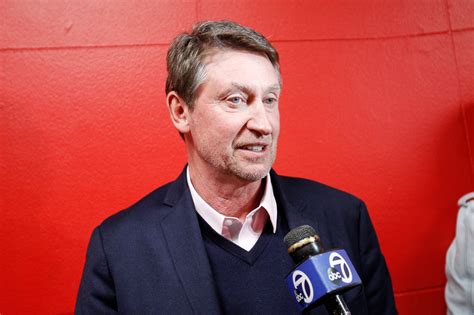 Wayne Gretzky To Headline Tnts Nhl Tv Coverage