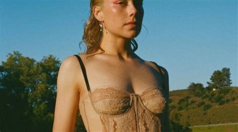 Phoebe Bridgers Nude And Lingerie Collection The Fappening News