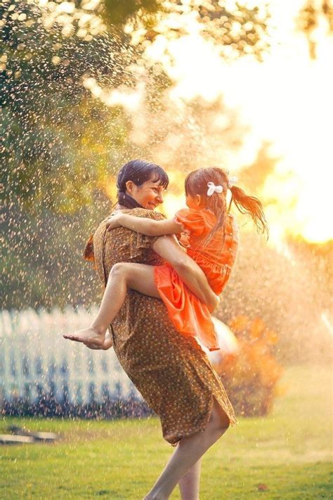 25 Bellas Fotos De Madres E Hijas Que Te Inspirarán A Hacer Las Tuyas