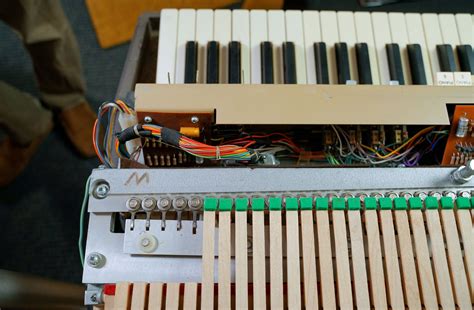 How To Tune A Wurlitzer Electronic Piano Reed — Tropical Fish