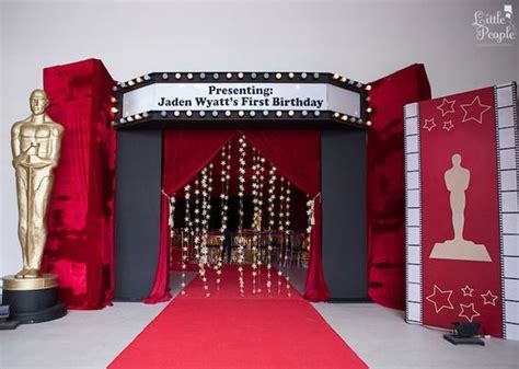 Entrance To A Hollywood Oscars Inspired 1st Birthday Party Via Karas