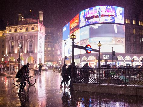 Uk Weather Heavy Rain And Strong Gales Expected In