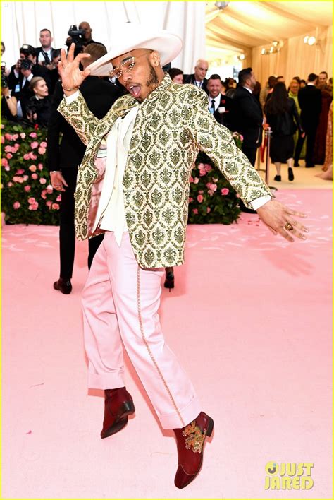 Anderson Paak Busts A Move At The Met Gala 2019 Photo 4285198