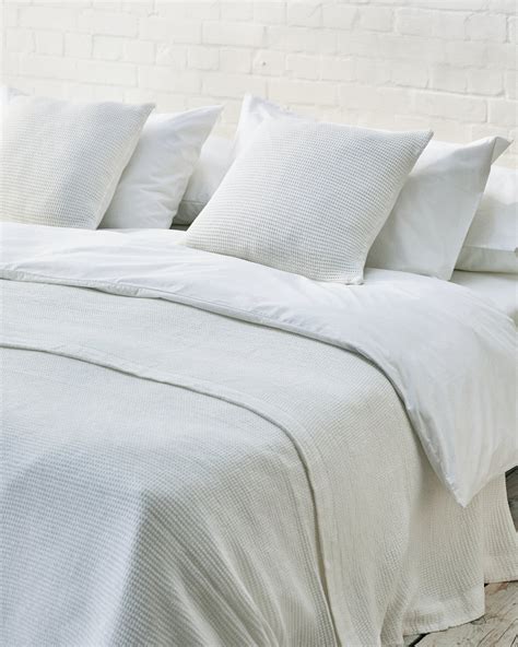 White Bedding Bed Sheets And Bedspreads Beddable