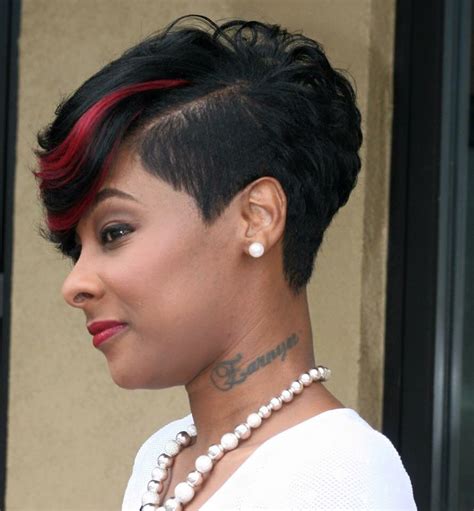 Short black hair with highlights. Pin on Tresses