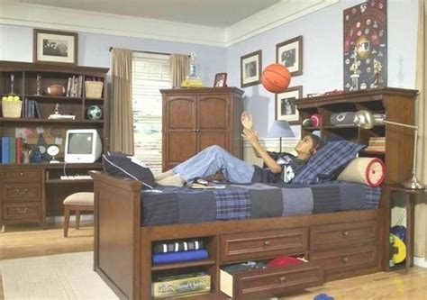 Fun accessories to have in this room include an electric guitar. 13 Year Old Bedroom Decorating Ideas | Boys bedroom ...