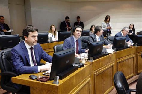 Ignacio briones rojas is a chilean economist, academic and politician who served as minister of finance in the second government of sebastiá. Ministro Briones anticipa un sombrío arranque de 2020, con ...
