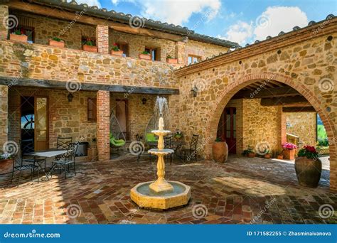Old Stone Villa In Tuscany Italy Stock Image Image Of Outdoor