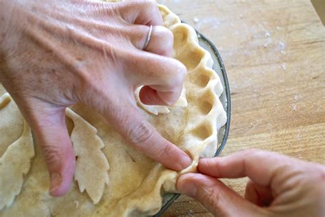 Tips For Crimping Pie Crust Edges Perfectly