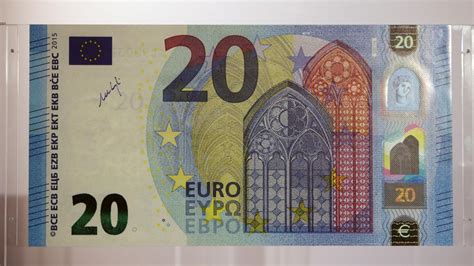 La banque centrale européenne contrôle constamment la circulation et le stock de pièces et de billets en euro. Voici le nouveau billet de 20 euros, qui sera mis en ...