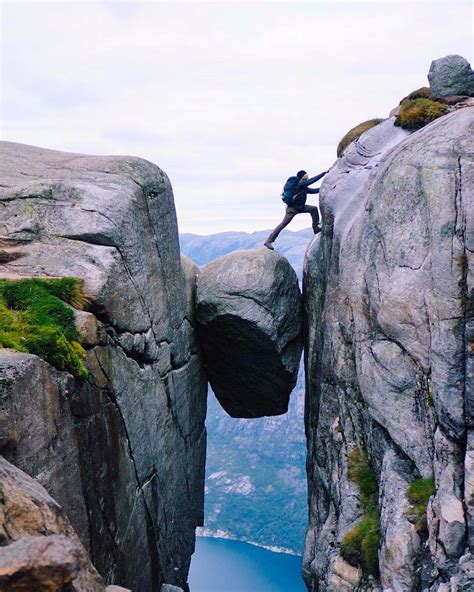 Kjeragbolten Norwegen Liss Kompendium Fotografik Verklemmt