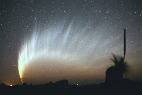 Apod 2013 November 17 The Magnificent Tail Of Comet Mcnaught