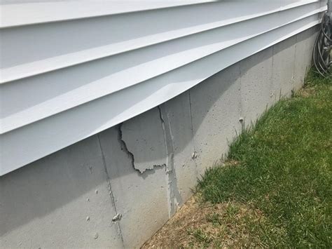 Foundation Repair Signs And Symptoms Of Foundation Settlement Cracks In Foundation