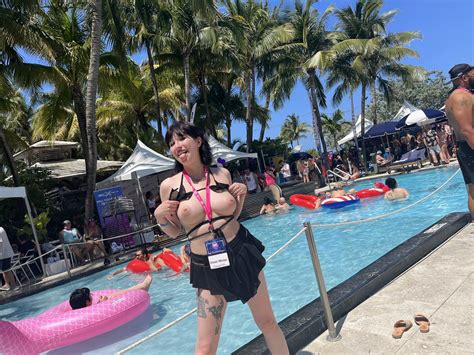 Violet Winter Xbiz Miami On Twitter After Miami You Will Never See Me By A Pool Again