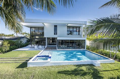Villa Soleil | Luxury Villa in Miami | Miami Villas