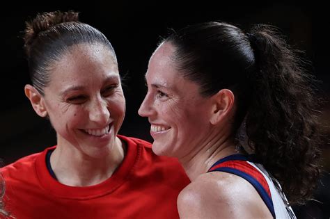 Wnba Legends Diana Taurasi And Sue Bird Meet On The Court For The Final