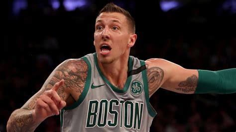 April 1992 in salzgitter) ist ein deutscher basketballspieler, der seit sommer 2017 bei den boston celtics in der nba unter vertrag steht. Daniel Theis; Centre of Boston Celtics is out indefinitely ...