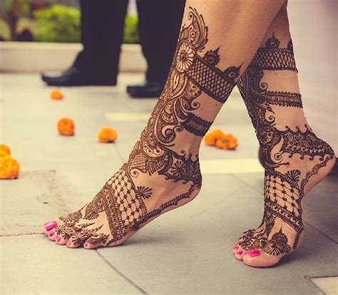 Try to wait as long as you can before peeling the paste off the body, for the longer the paste is on, the darker the stain of the tattoo will be. How Long do Henna Tattoos Last - 75+ Inspirational Designs ...