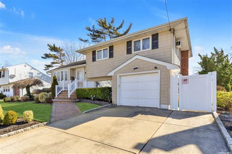 2474 Williams Ct Bellmore Ny 11710 Mls 3377195 Coldwell Banker