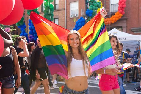 orgullo gay 2019 el arcoiris protagonista de las fiestas topcomparativas