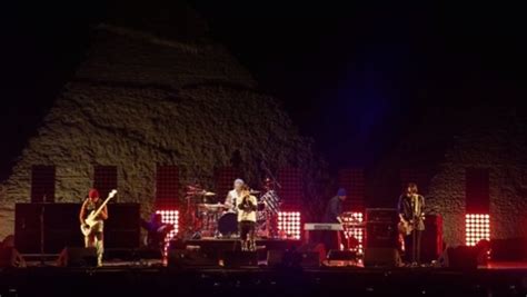 Watch Red Hot Chili Peppers Entire Concert At Egyptian Pyramids