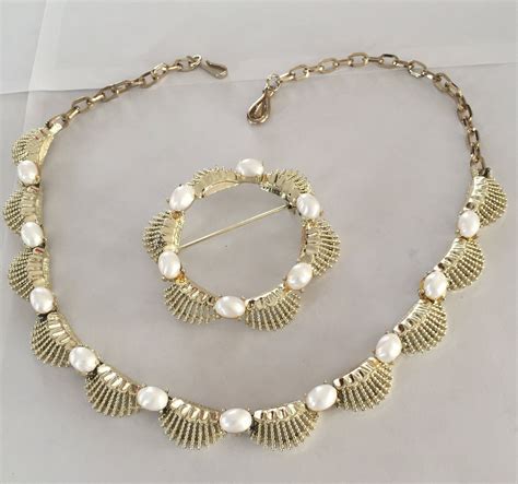 60s Goldtone Fans Pearls Necklace Brooch Coro Vintage Etsy Canada