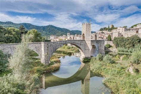 Besalú Girona Uno De Los Puentes Más Bonitos De España Viajar Por