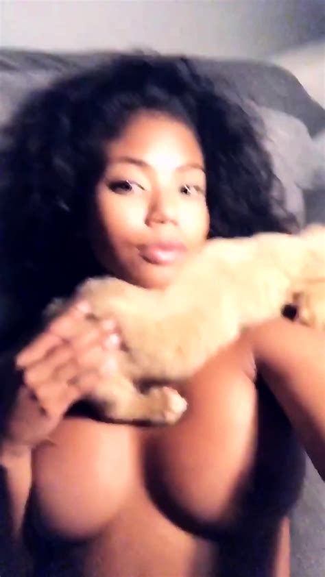 Me Looking Sexy With My Sexy Pussy And Nice Pussy Come And Get Some Horny Fuck With Me I M A