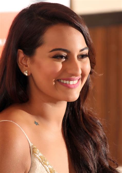 High Quality Bollywood Celebrity Pictures Sonakshi Sinha