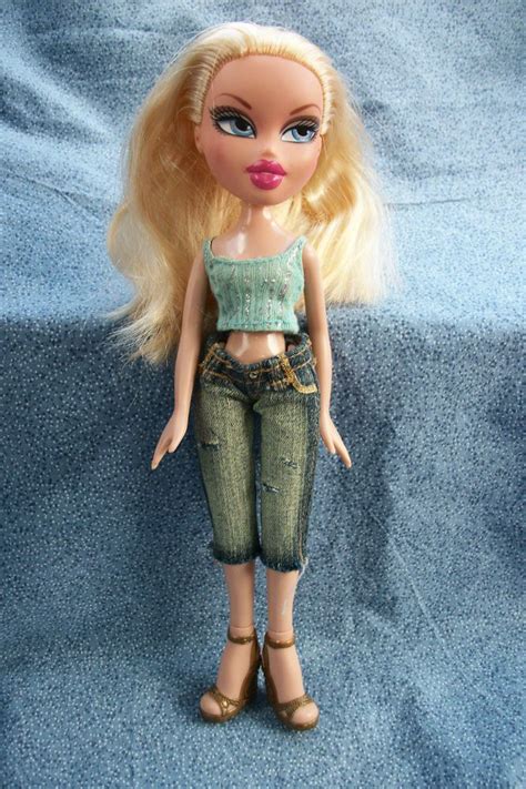 bratz 2001 doll blonde hair grey blue eyes 9 1 2 jeans green top and shoes blonde hair