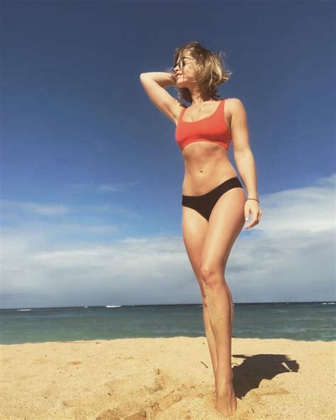 10 Sexy Merritt Patterson Bikini Pics
